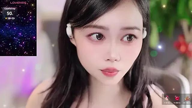 GenevieveRosalie from StripChat