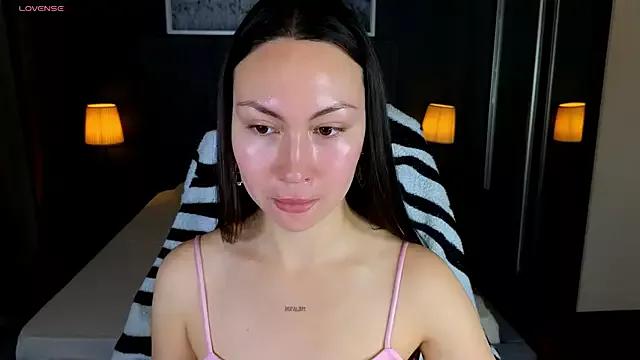 GIGI_BENNET from StripChat