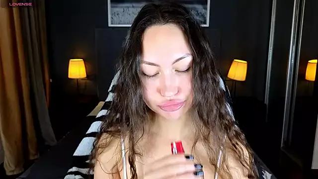 GIGI_BENNET from StripChat