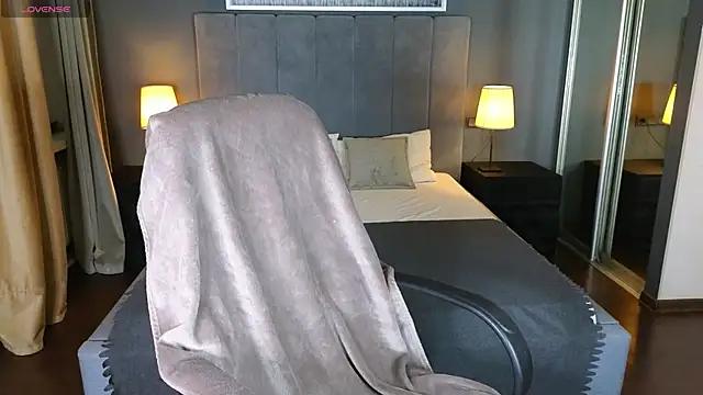GIGI_BENNET from StripChat