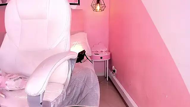Gigi_Strawberry from StripChat