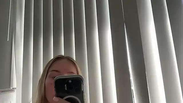 GigiLinks from StripChat is Freechat