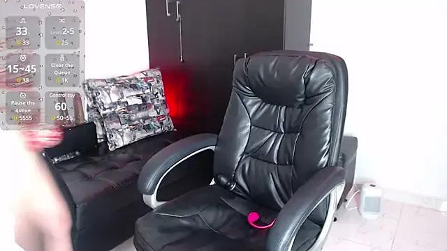 gigilovedback from StripChat