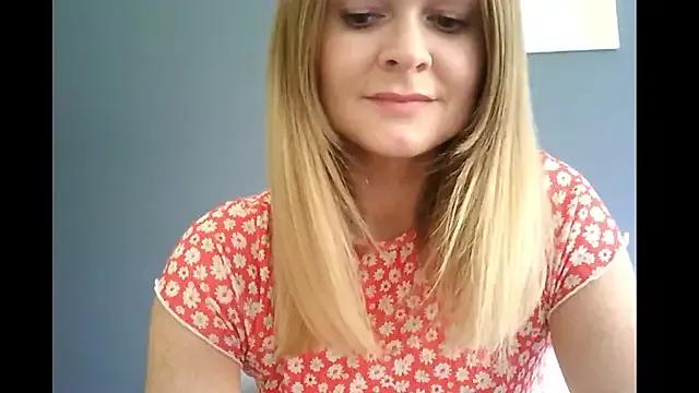 Ginger-bb from StripChat