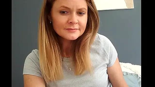 Ginger-bb from StripChat