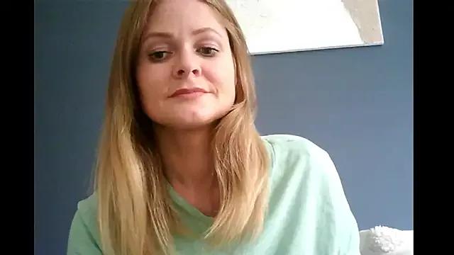 Ginger-bb from StripChat