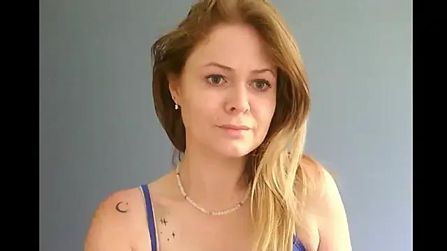 Ginger-bb from StripChat