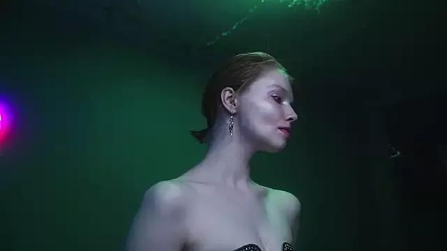 ginger_hugs from StripChat