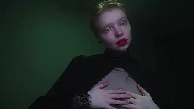 ginger_hugs from StripChat