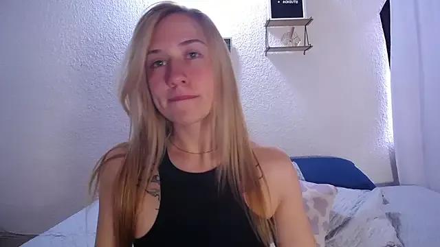 GirlAngell from StripChat is Freechat