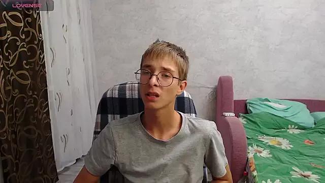 Glasses_cat webcams show profile image 