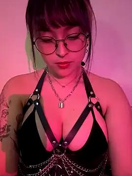 Gloomydoll from StripChat