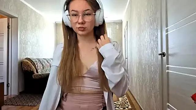 Glossy_Kissa from StripChat is Freechat
