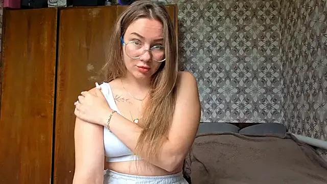 Glossy_Kissa from StripChat is Freechat