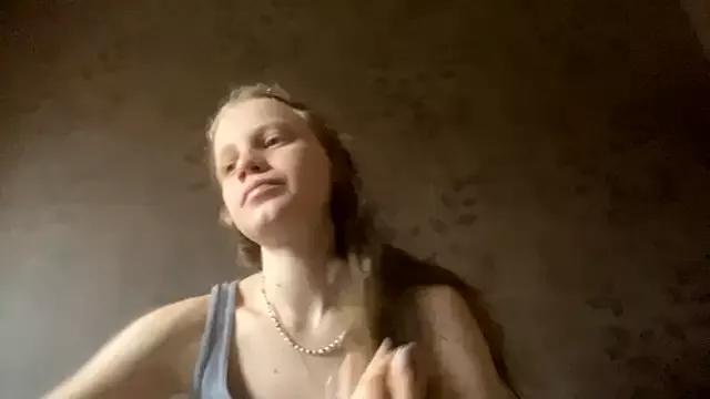 GlyndaCaver from StripChat is Freechat