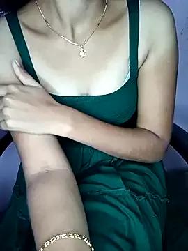 Godavari_pilla webcams show profile image 