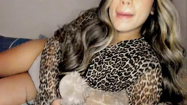 GoddessBrunette from StripChat