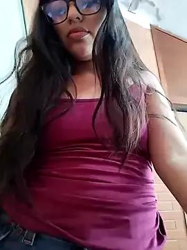 Goddesscut333 from StripChat