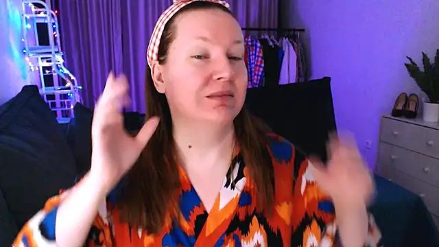 GoddessLara from StripChat