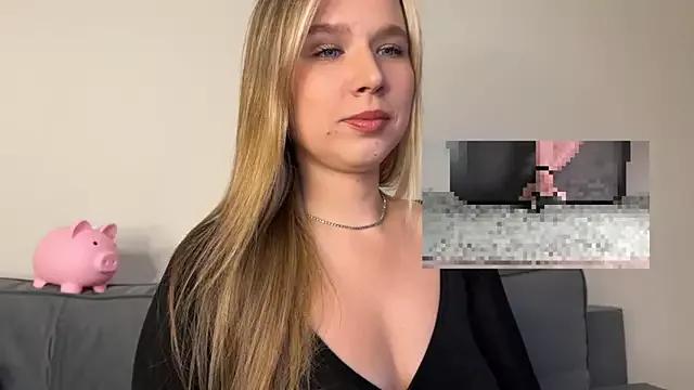 GoddessRoss from StripChat is Freechat