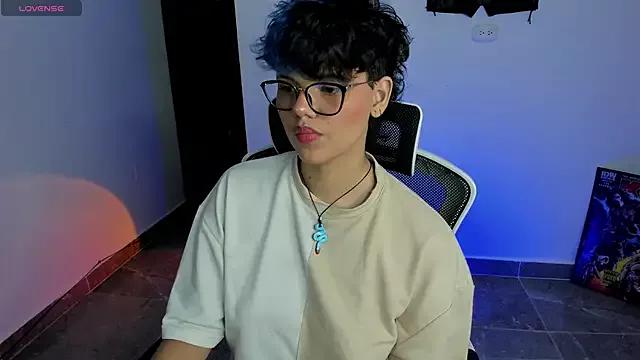 gooddess_isis from StripChat