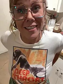 goodgirlbabydoll from StripChat