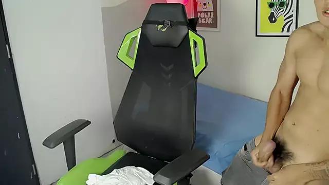 Green_XoX from StripChat