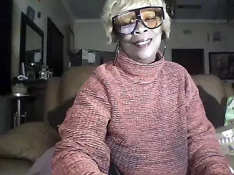 Gucci_Bx from StripChat