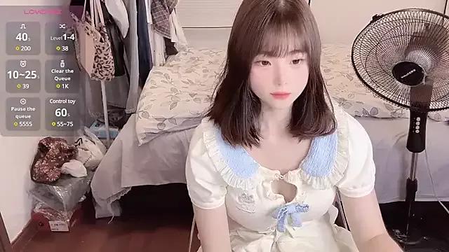 guoguo-77 from StripChat