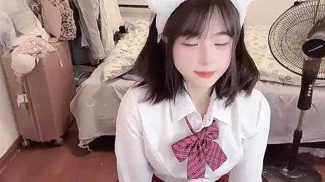 guoguo-77 from StripChat is Freechat