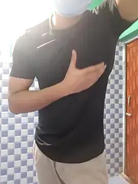 Guyinshortss from StripChat is Freechat