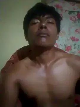 GuzzMiranda18 from StripChat