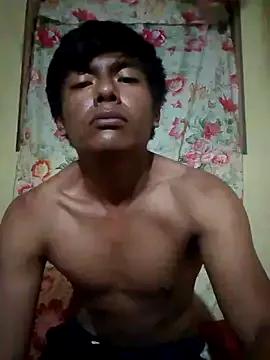 GuzzMiranda18 from StripChat