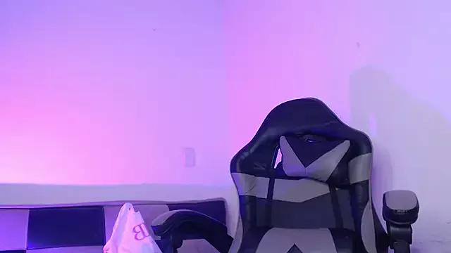 GwenHazel from StripChat is Freechat