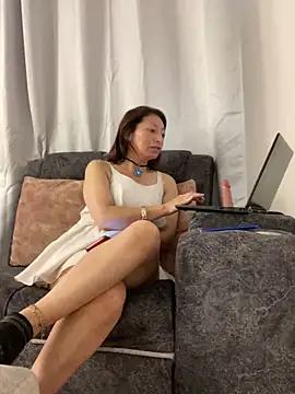 Gygymilf from StripChat