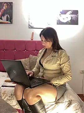 Gygymilf from StripChat