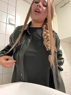Photos of HaileyDiana from StripChat is Freechat