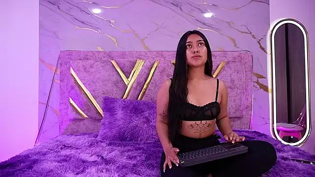 haileyy_fox from StripChat is Freechat