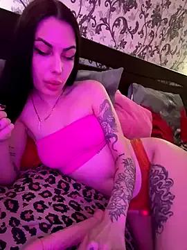 Halle_Brown from StripChat