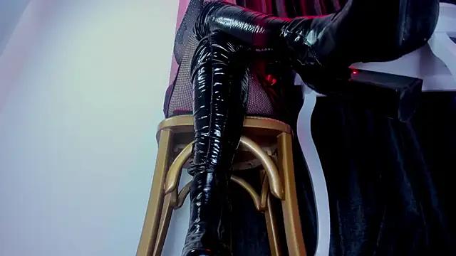 Halley_Raven from StripChat