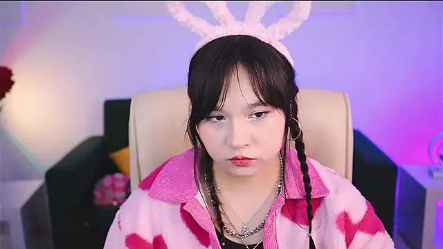 HanaWise from StripChat