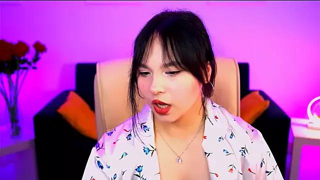 HanaWise from StripChat
