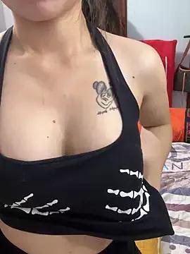 Hanh_Luxii from StripChat