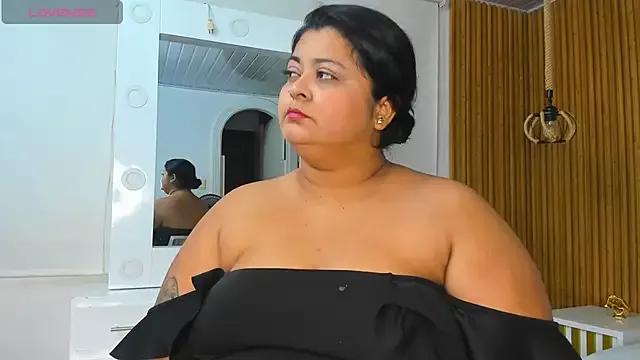 Hanna_curvy_ from StripChat is Freechat