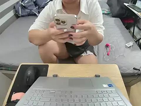 Hanna_Mina from StripChat is Freechat