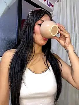 Hanna_Plum from StripChat is Freechat