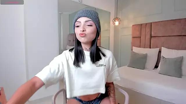 hannah_miltonn from StripChat