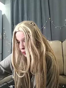 HannahBynes from StripChat is Freechat