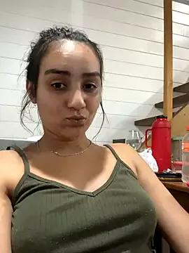 hannahchavess from StripChat is Freechat