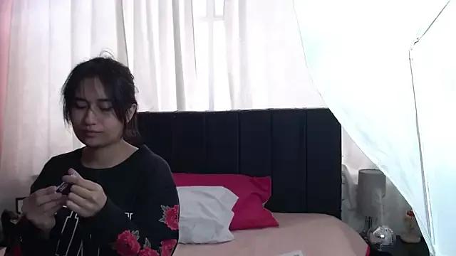 HannaLewiis from StripChat is Freechat